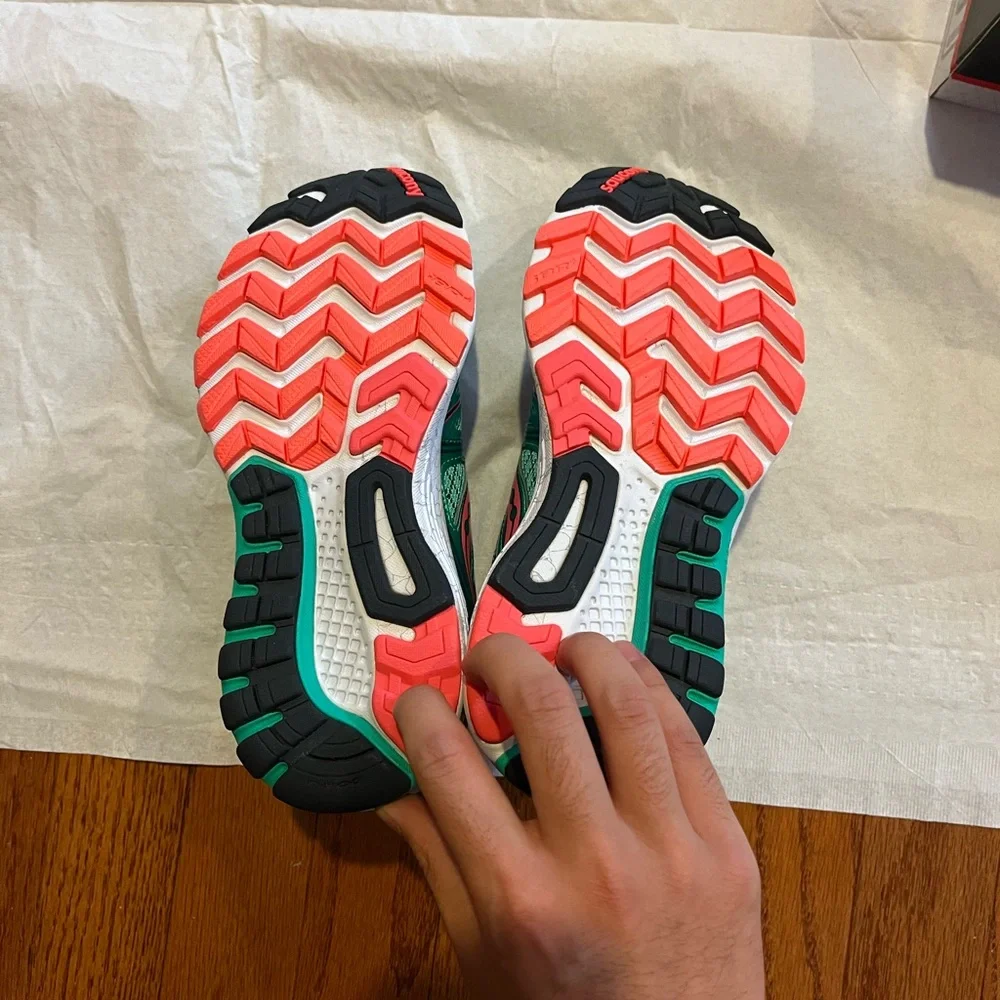 Saucony Women’s Guide 9 Green and Pink - Picture 7 of 9